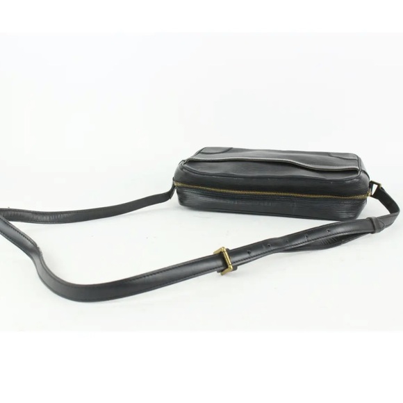 Louis Vuitton Black Epi Leather Trocadero 24 Crossbody Bag - Picture 13 of 16